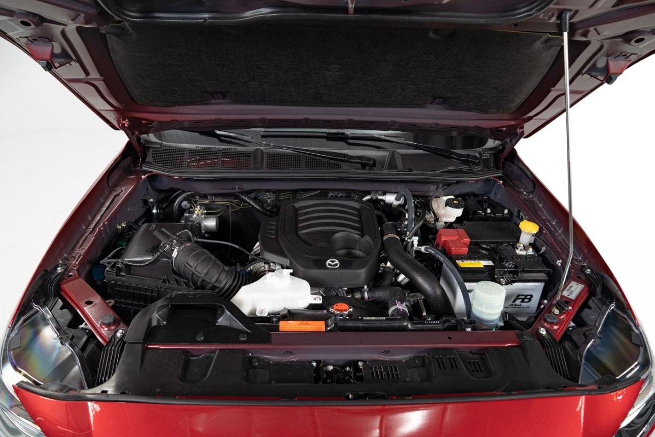 Mazda-BT-50-van-hanh